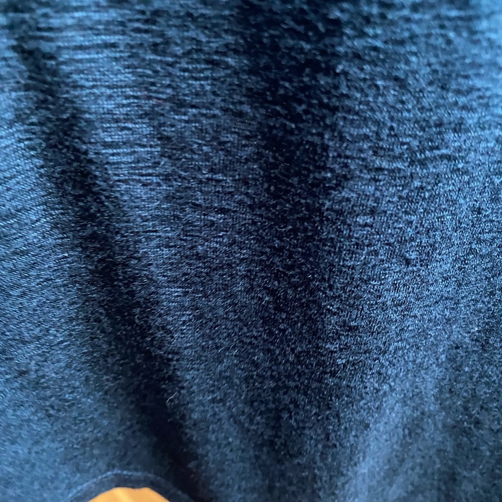 NWT GAP vee neck tee - Picture 2 of 5